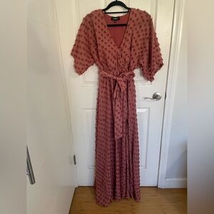 Aakaa Textured Maxi Dress in Rose size small